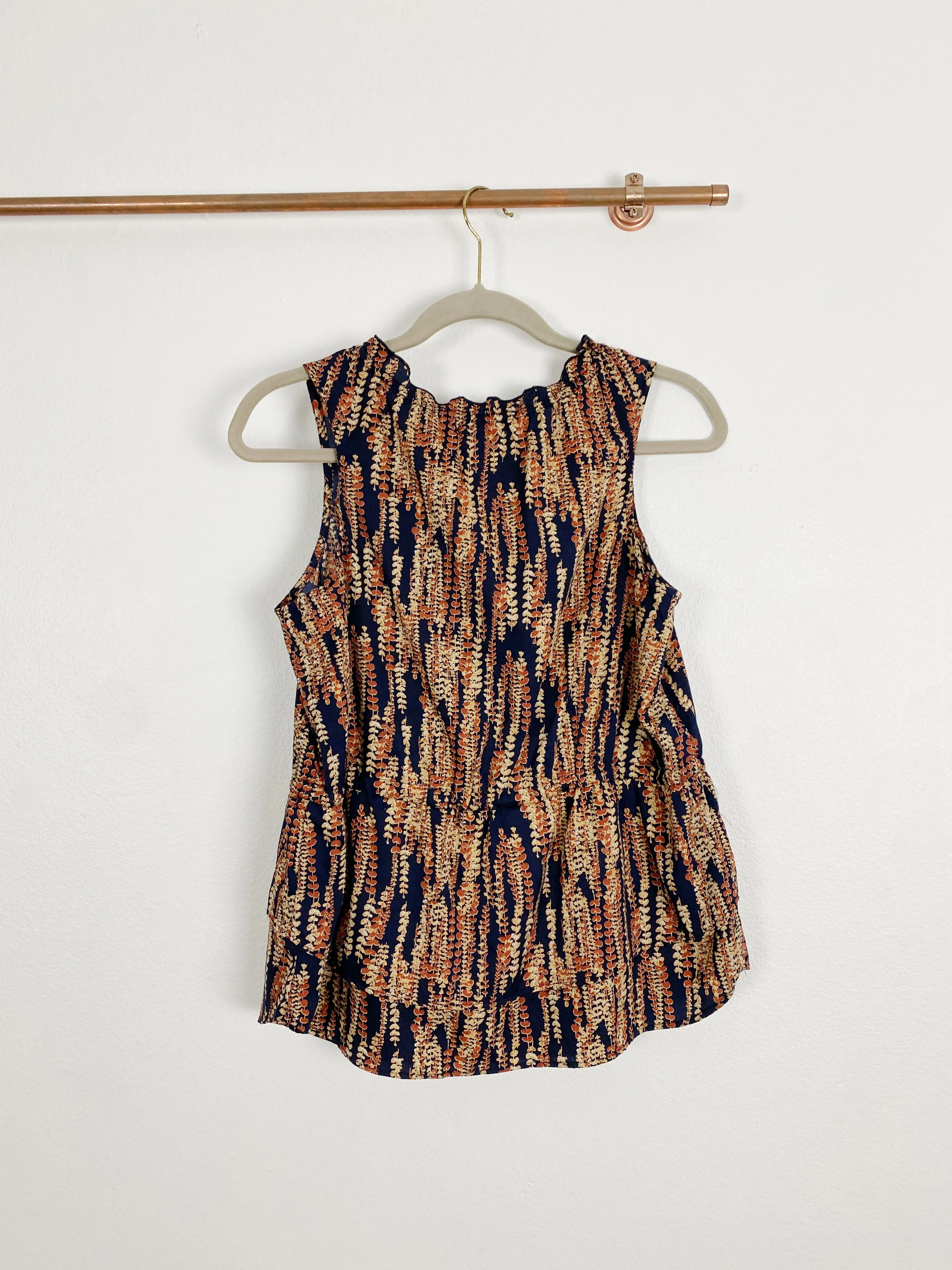 Banana Republic Silky Printed Sleeveless Blouse Medium