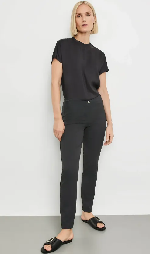 GERRY WEBER<BR>
Straight Fit Trousers<BR>
Black/Navy<BR>